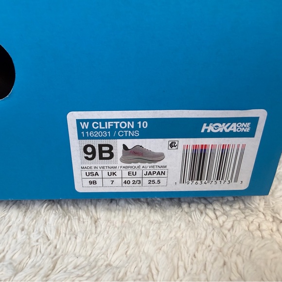 Hoka Women's Clifton 10 
✨carnation pink/starlight glow ✨ - Picture 10 of 11